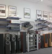 Turntables and Speakers in Wellington